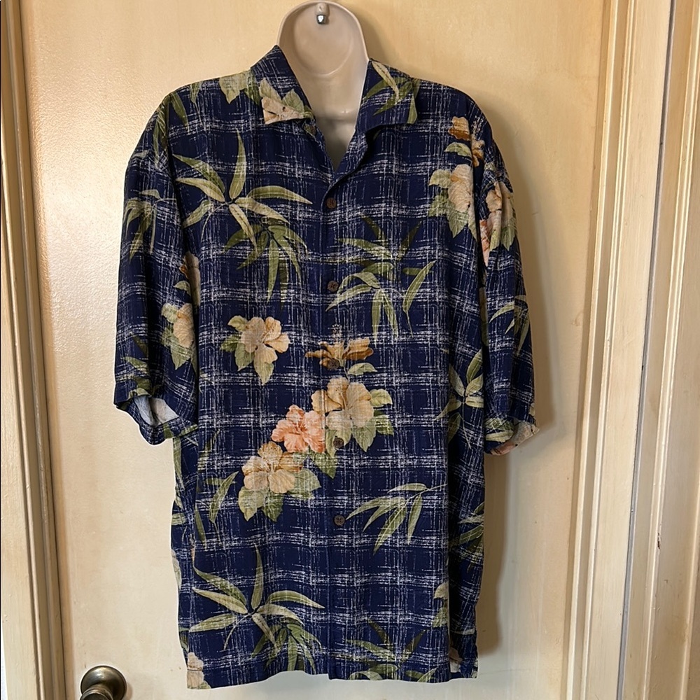 Tommy Bahama Men’s Navy Blue Floral  Silk Aloha  Button Down Shirt size XL